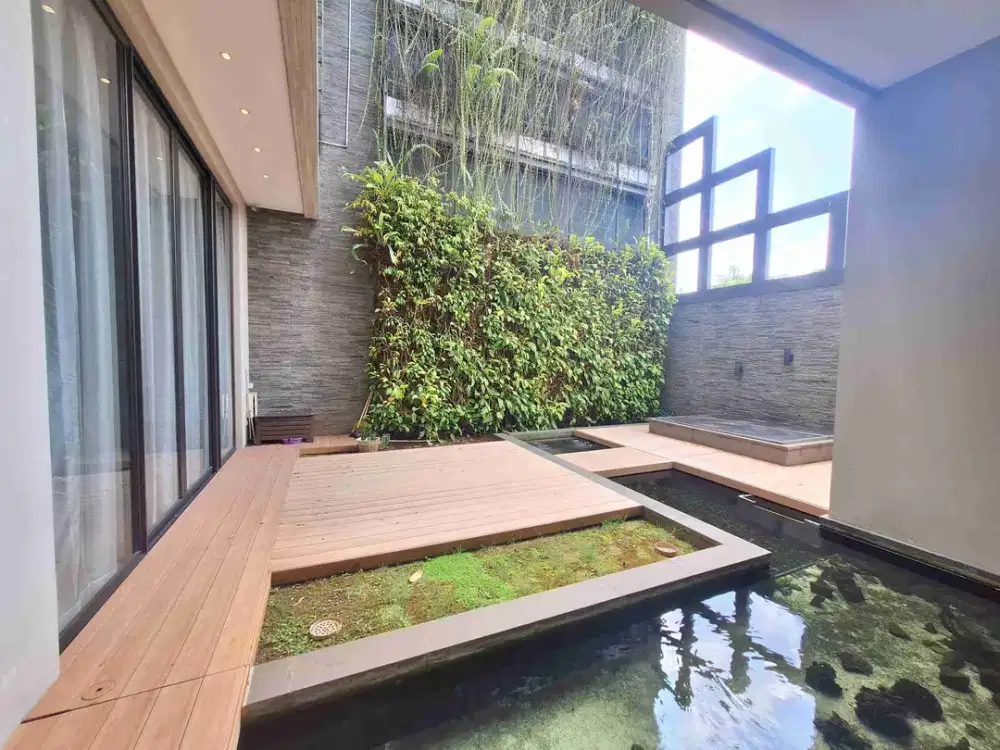 Dijual Rumah Minimalis Modern 3 Lantai di Gading Residence - Kelapa Gading