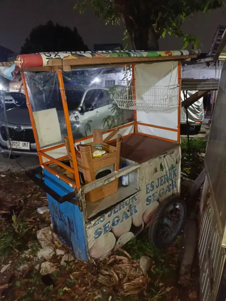 Gerobak bekas roti bakar