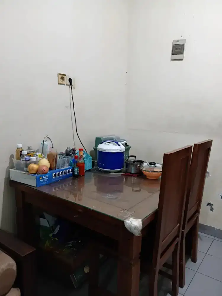 Dijual meja makan 4 kursi