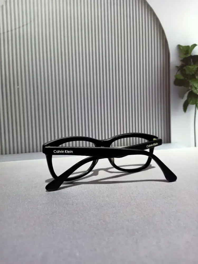 Frame kacamata Calvin Klein