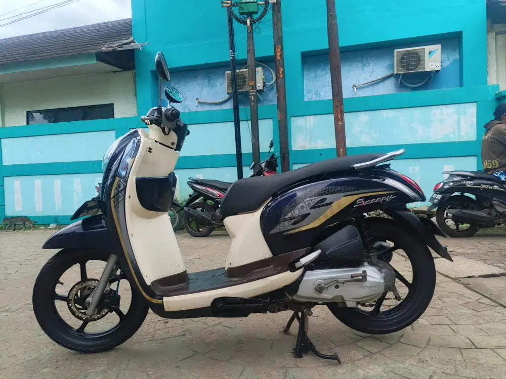 Honda Scoopy fi 2014 stater tokcer halus mulus terawat