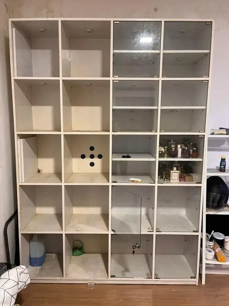 Rak serbaguna tutup kaca / rak kayu serbaguna