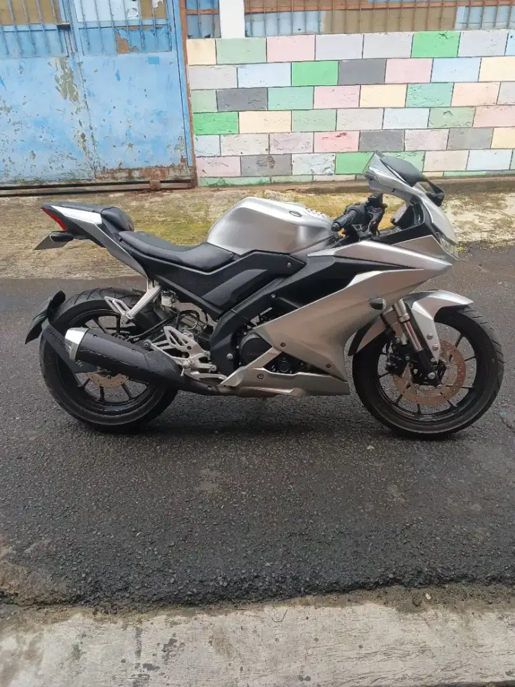 Yamaha R15 V3 Silver Re-paint Mengkilap
