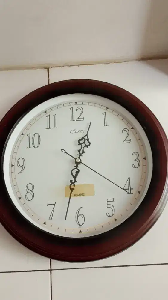 Jam dinding sweepp bukan detik