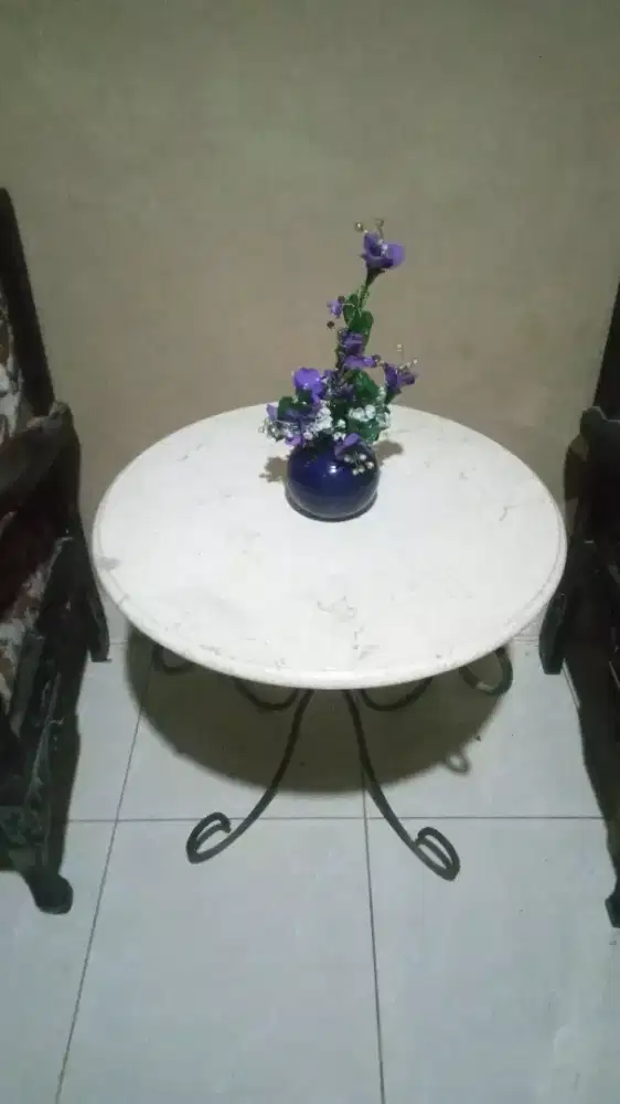 Meja marmer UK diameter 60 cm