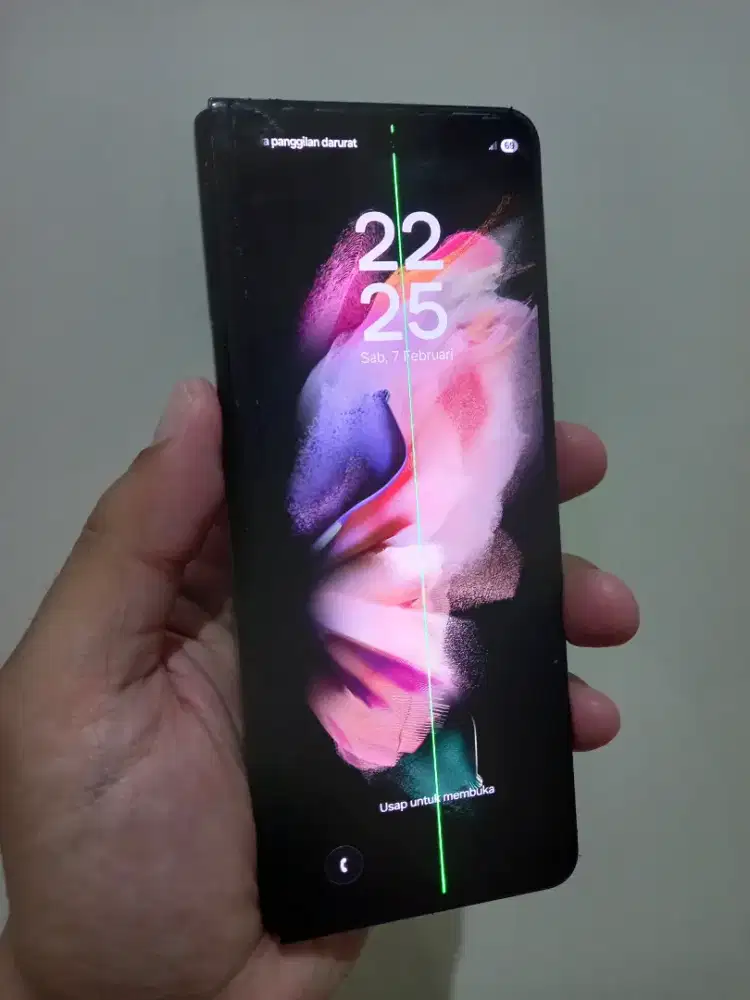 Samsung Galaxy Z Fold 3 Ram 12/512Gb Fullset ada minus dibaca