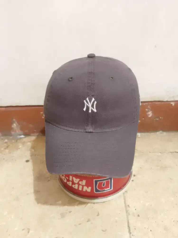 Topi new era x MLB small logo bordir second bekas