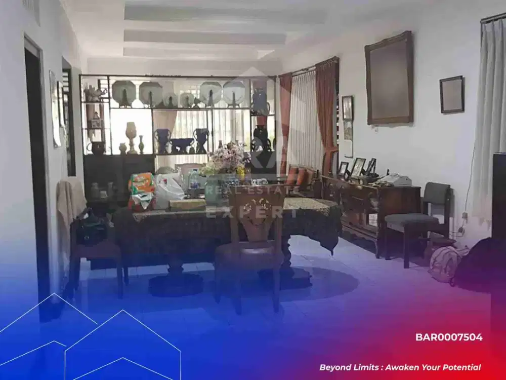 Rumah Mewah Besar lokasi di pinggir jalan komplek Rawa Mangun Jakarta Timur dekat Mal dan Stasiun LRT