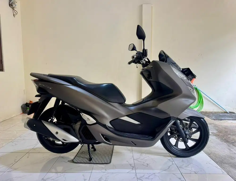 Honda PCX 150 ABS ISS (Tipe Tertinggi) MULUSSS Pajak Panjang