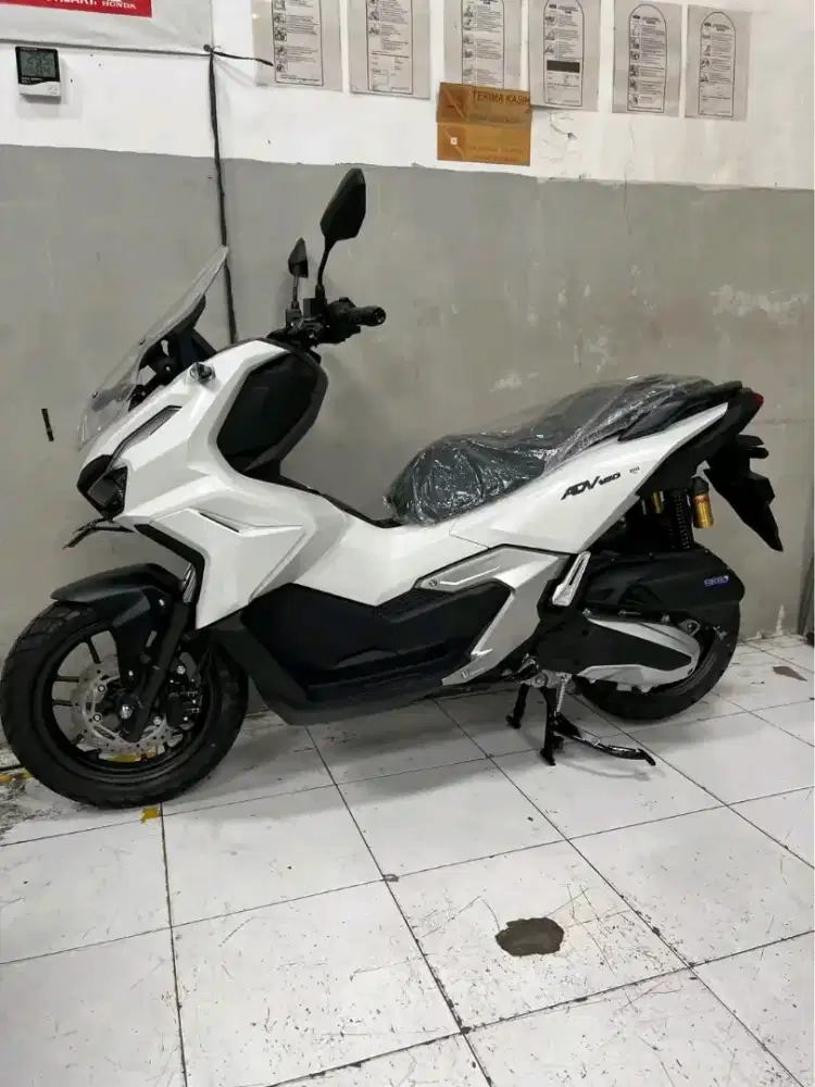 HONDA ADV 160 CBS PUTIH