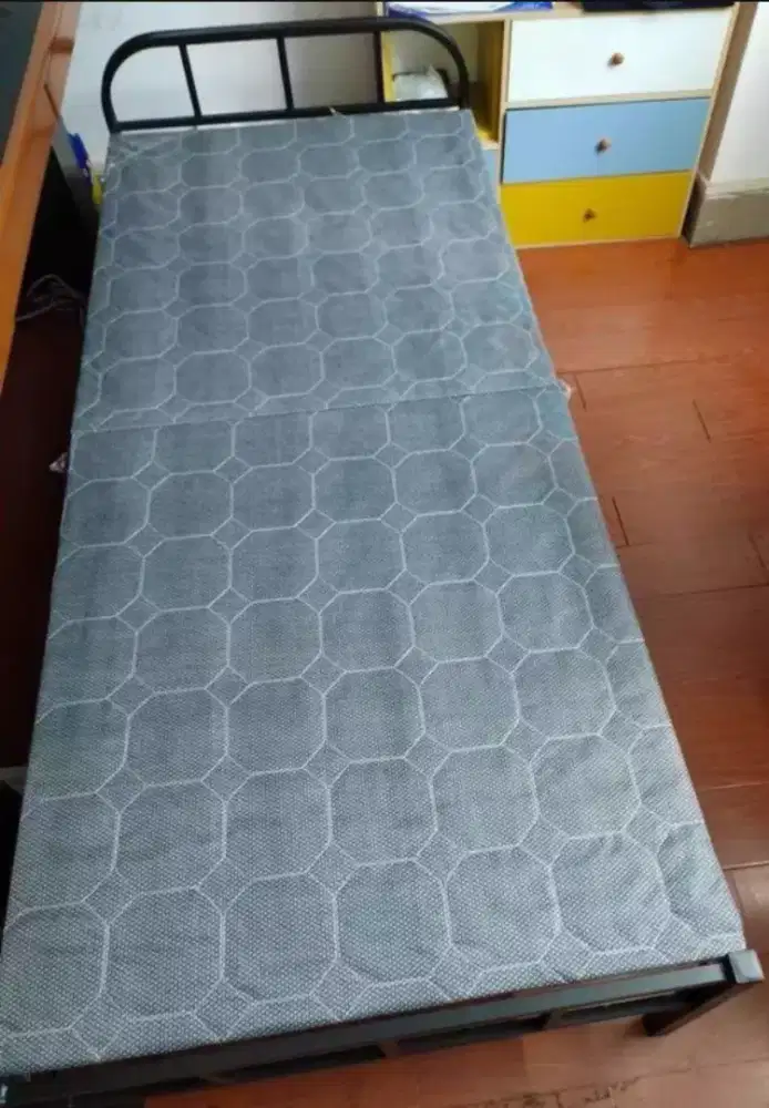 Tempat tidur lipat Rp 450.000 Nego