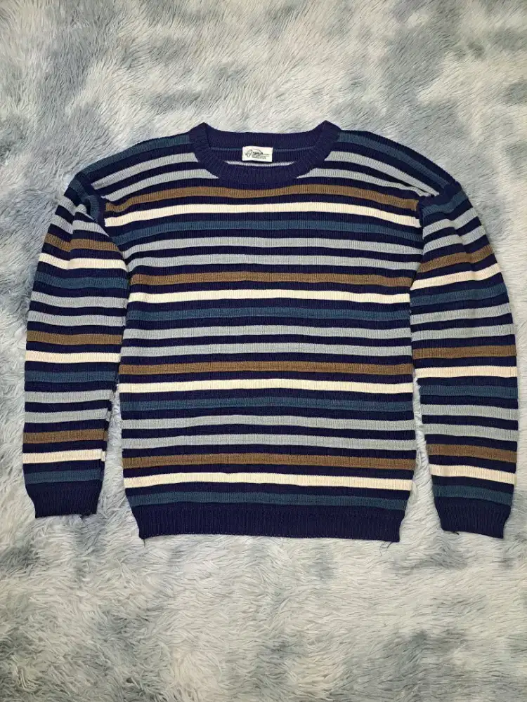 Sweater Rajut Unisex Motif Garis | Simple, Estetik, Gampang Dipaduin