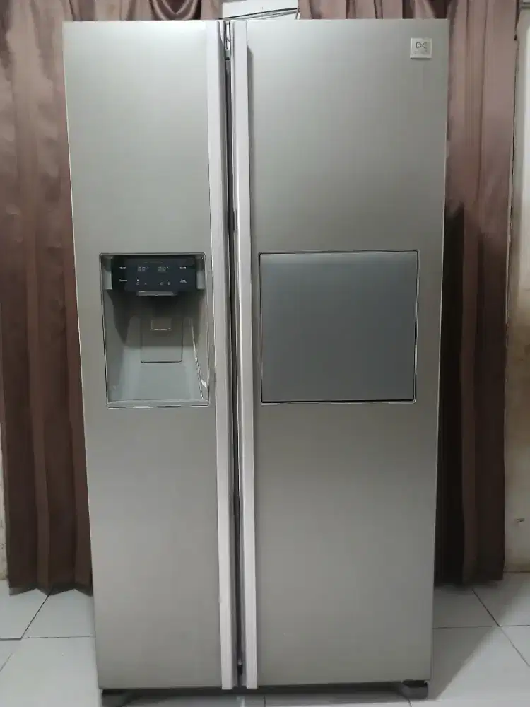 Dijual kulkas side by side daewoo ada ice makernya