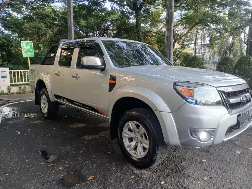 Ford ranger 2011 akhir 2.5 XLT 4x4 tipe tertinggi dobel cabin terawat