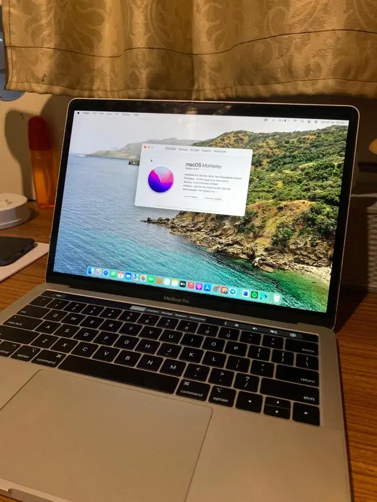 Macbook pro 13 inch 2019 silver Touchbar
