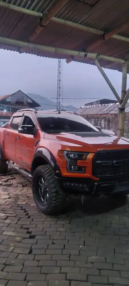 FORD RANGER MERAH WILDTRAK 2.2L A/T