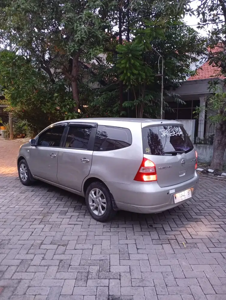 Nissan Livina 2011 Bensin