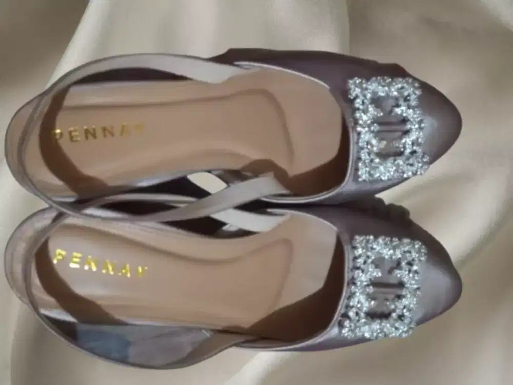 Heels pennay ukuran 39 warna ungu muda