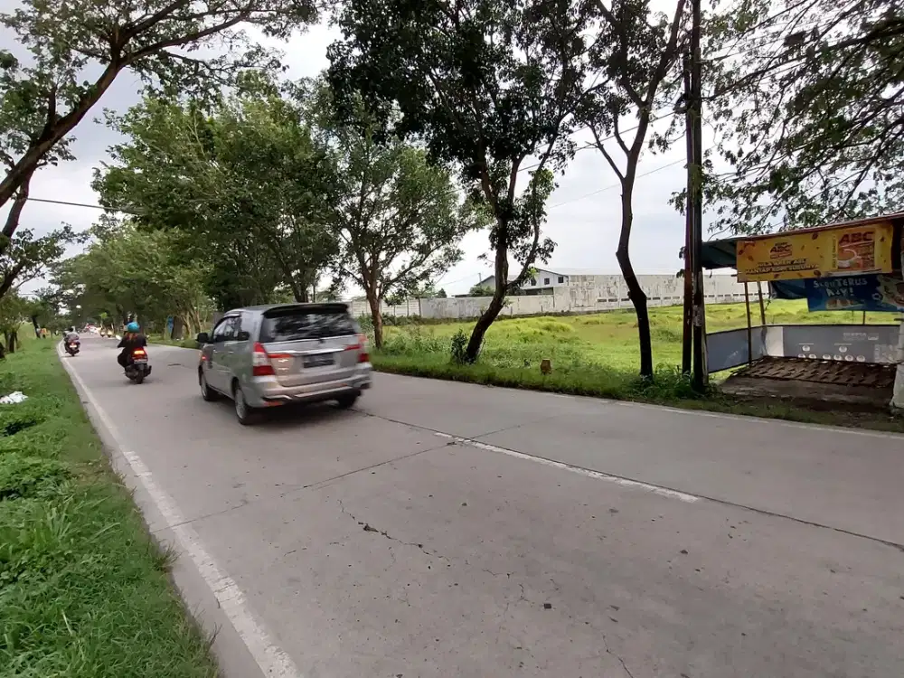 Tanah Kering 3000 m2 Tepi Jalan Adisumarmo, Colomadu, Surakarta