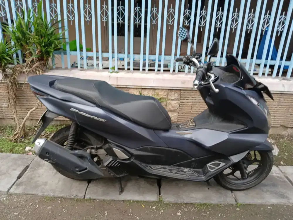 Jual pcx cbs 2023 km 39 kondisi sgt bagus samsat tandes