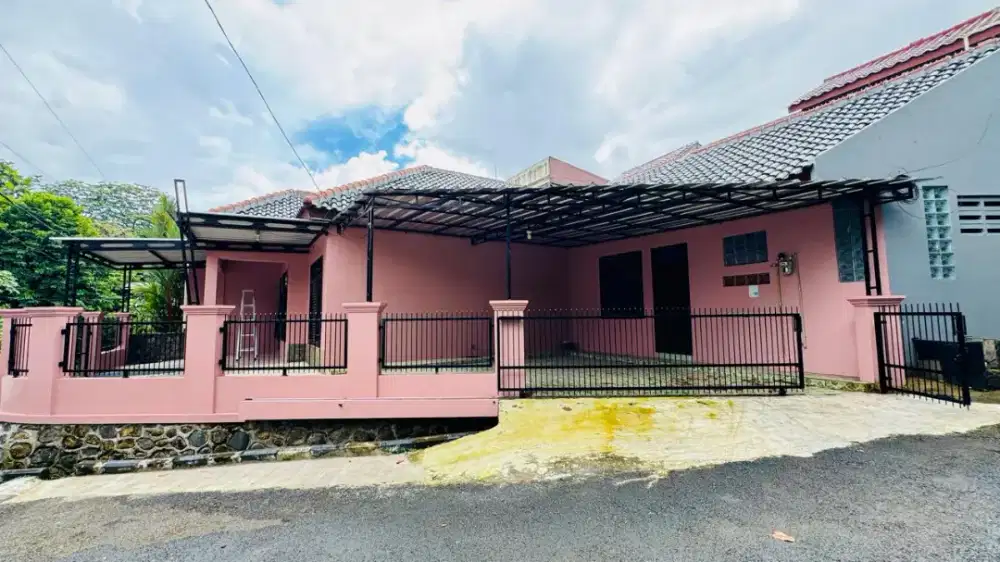 Dikontrakkan rumah satu lantai baru renovasi