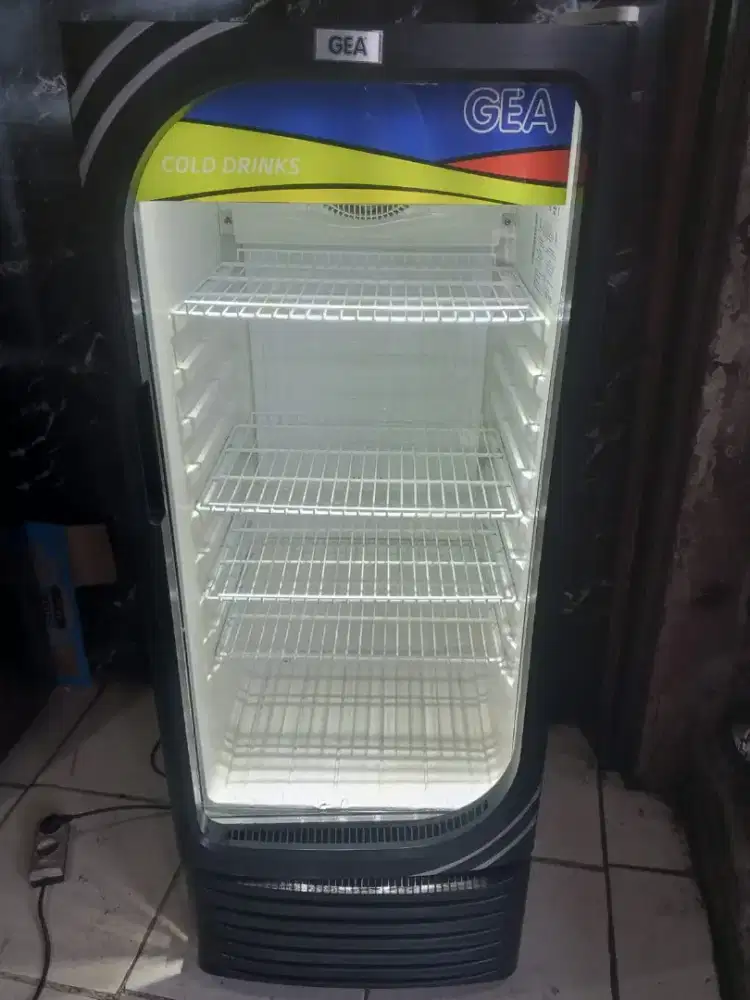 Jual kulkas pendingin minuman / showcase ukuran 4 rak merk GEA