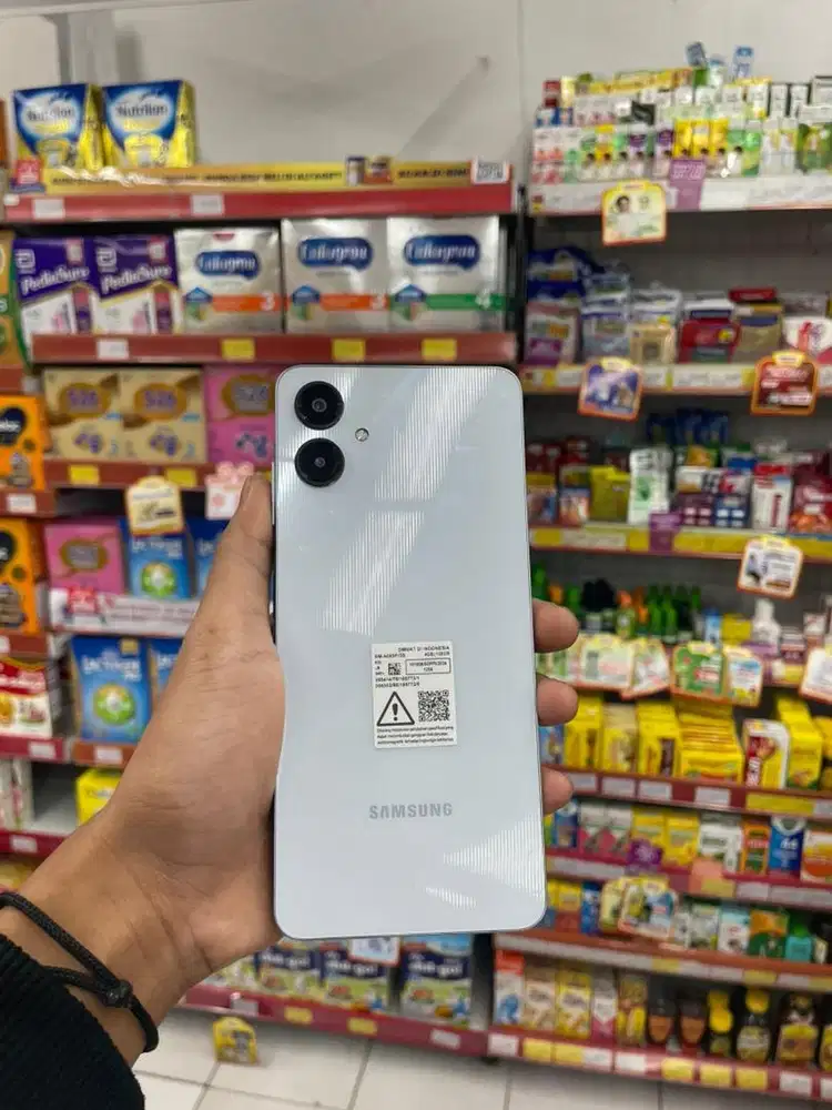 Samsung a06 4/128 like new