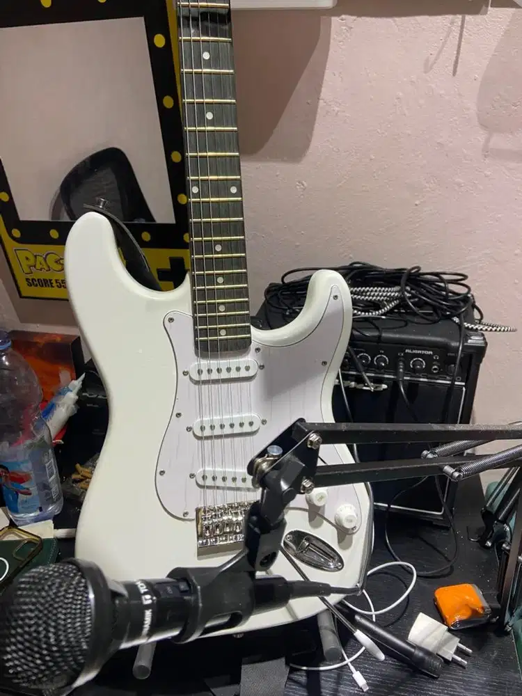 JUAL SEPAKET GITAR LISTRIK