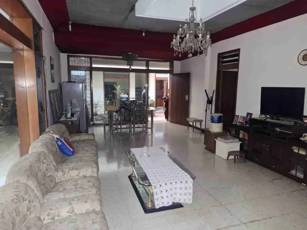 disewa rumh/ruang usaha sayap riau bandung strategis