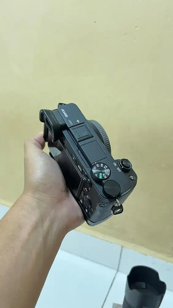 Paket lengkap Sony A6400 Siap Pakai (Beli Oktober Tahun 2024)