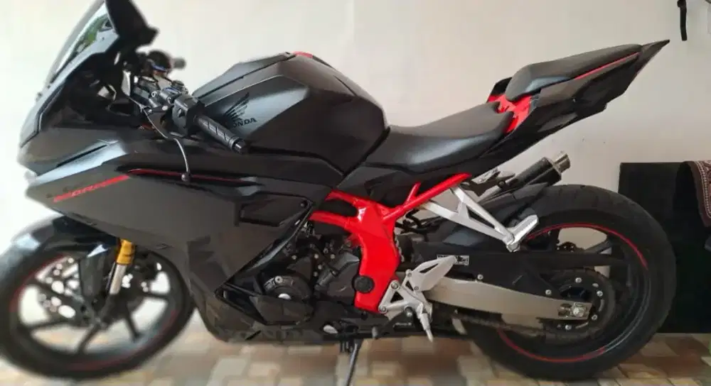 Dijual motor Honda CBR 250 Rr