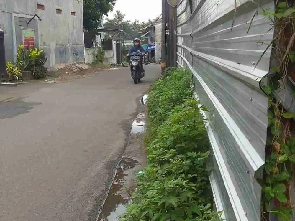 di jual tanah kavling  pinggir jalan Luas 72,88 dan 120m di Cibubur Jakarta timur