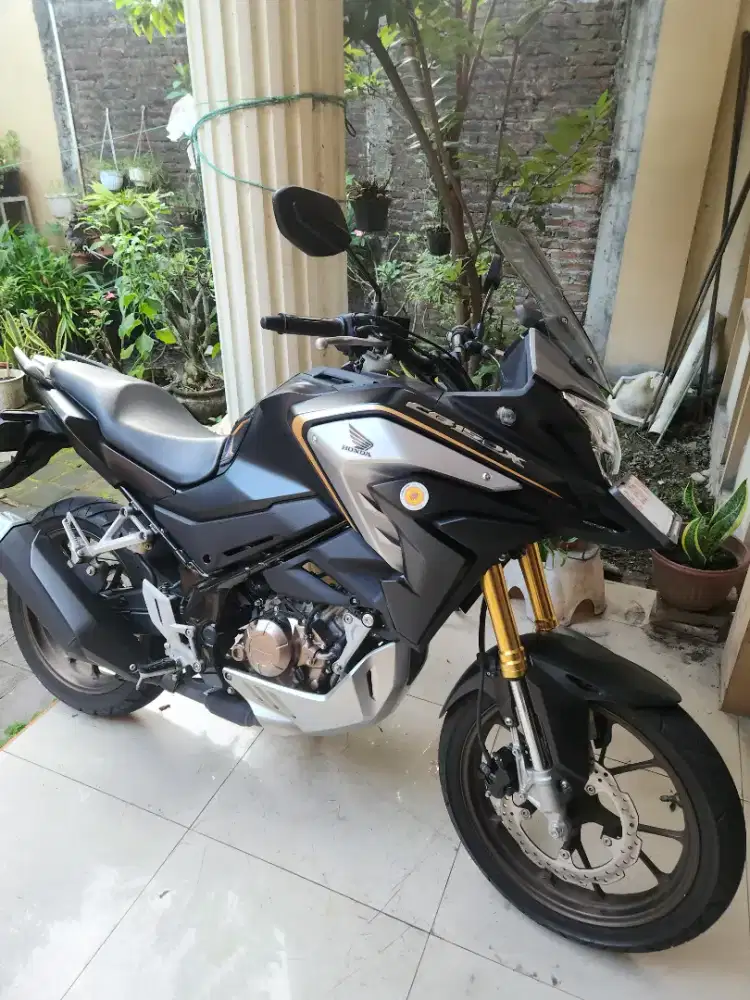 Cb150 x hitam grey beli 2025 nik 2022 low km kredit / tunai gbm