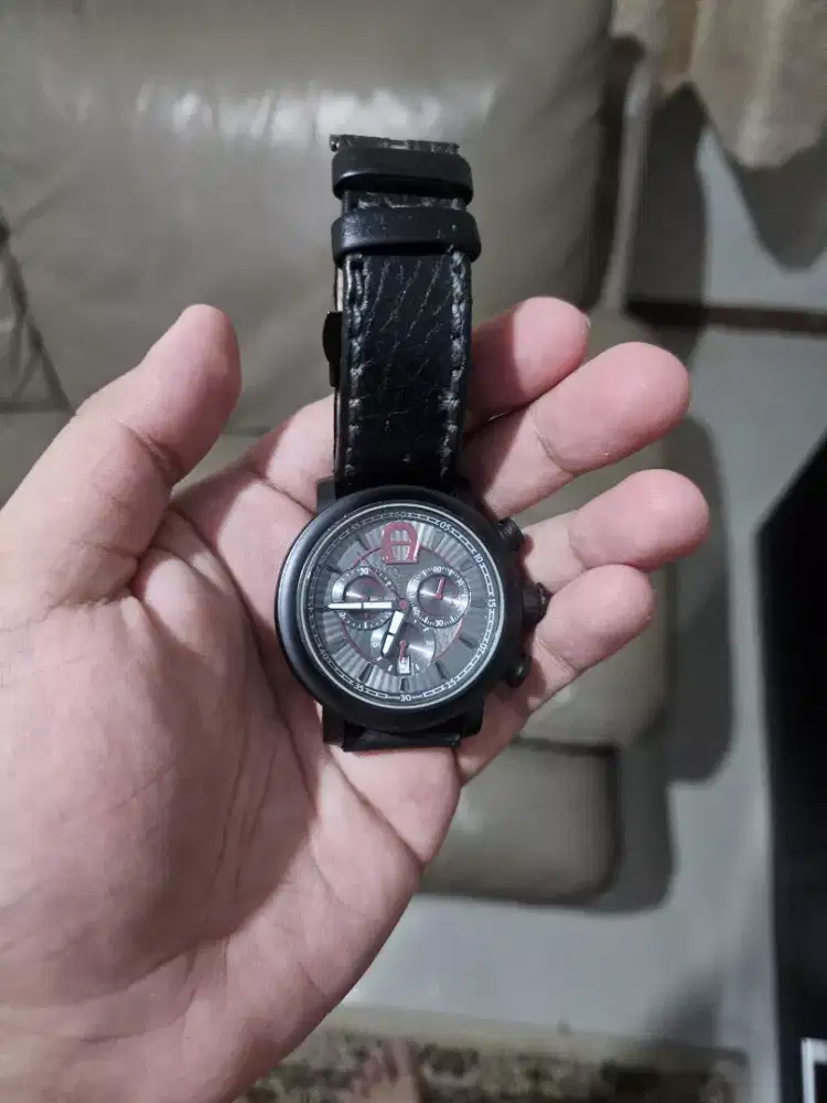 Jam tangan Aigner