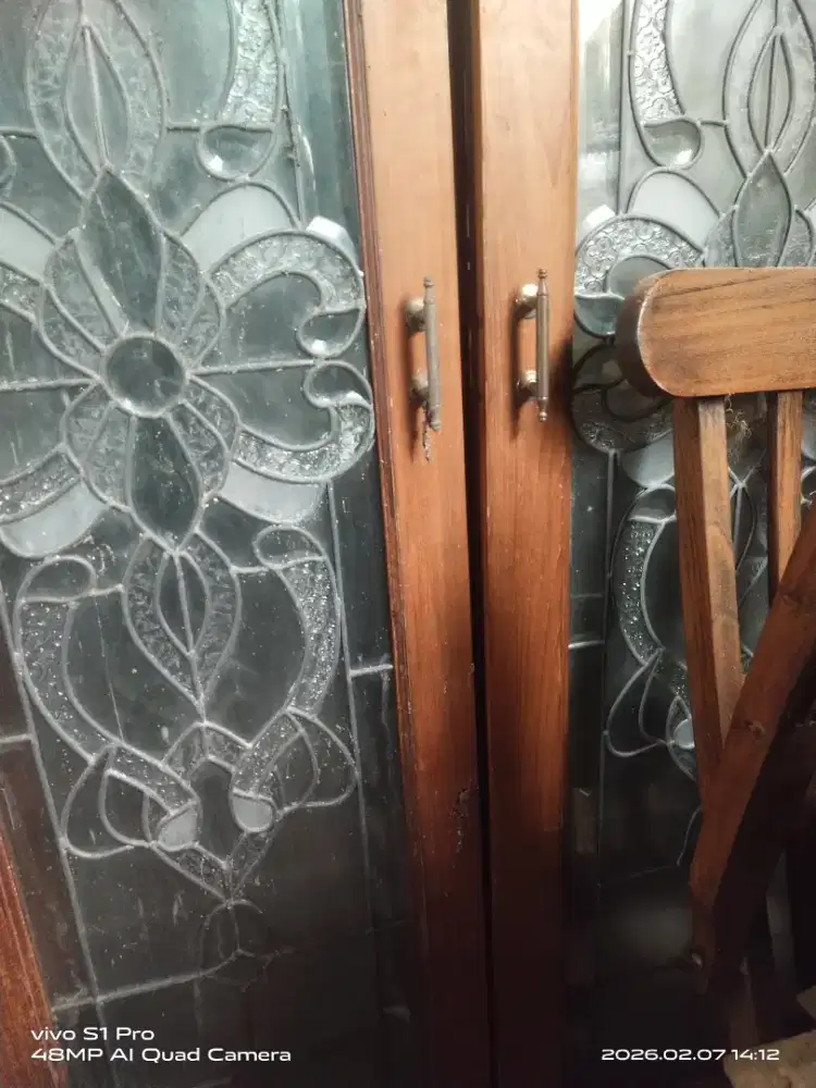 Kusen jendela kaca patri 2 set