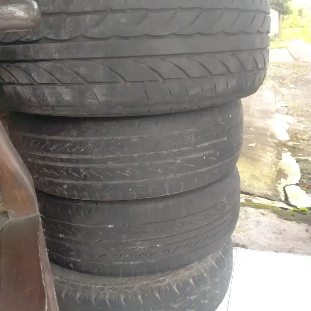 Ban bekas aneka ukuran