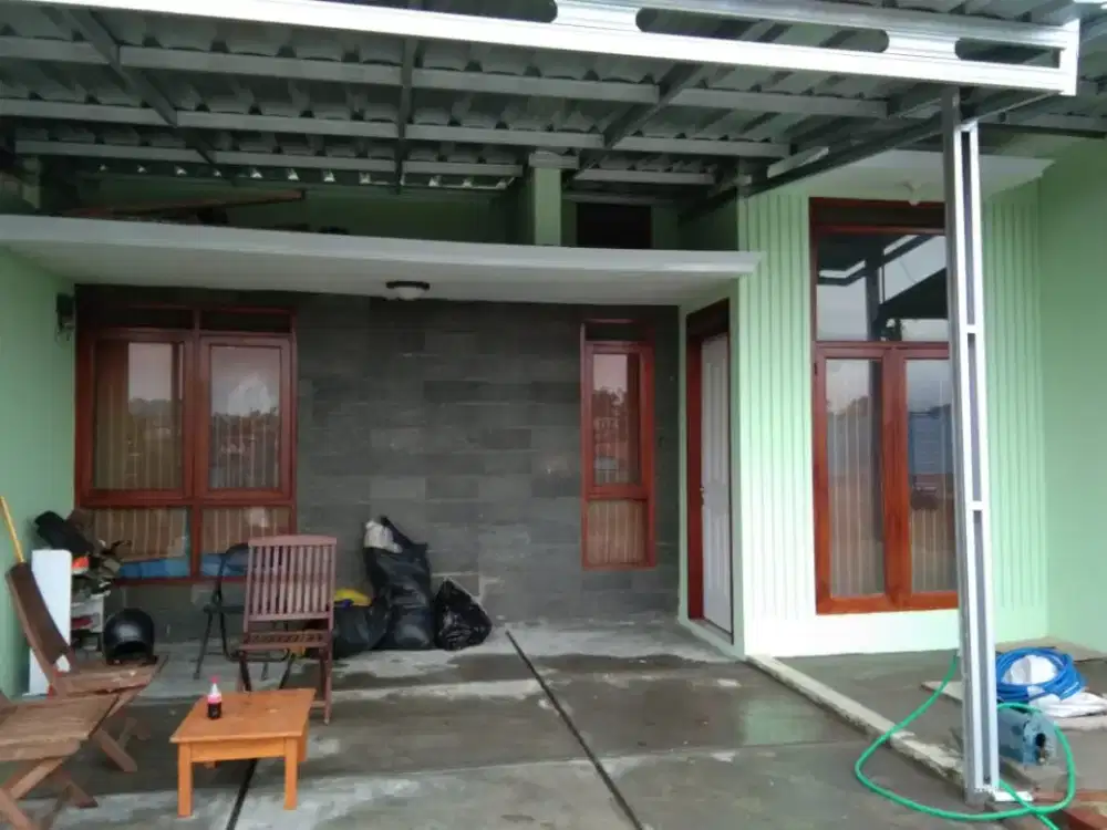 Dikontrakan per tahun 1 rmh siap huni, strategis, siap huni.