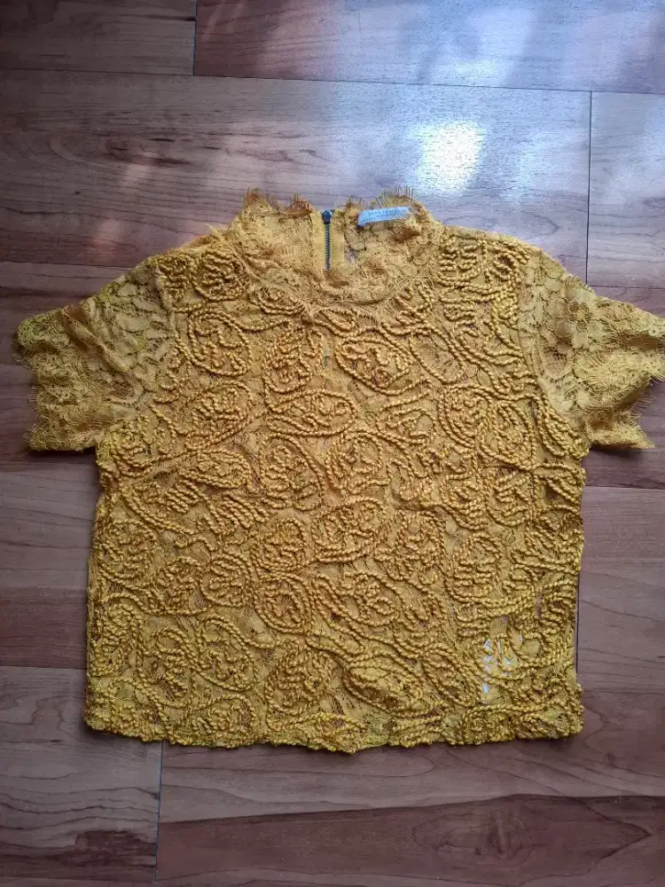 Blouse Simple Zara Lace Top