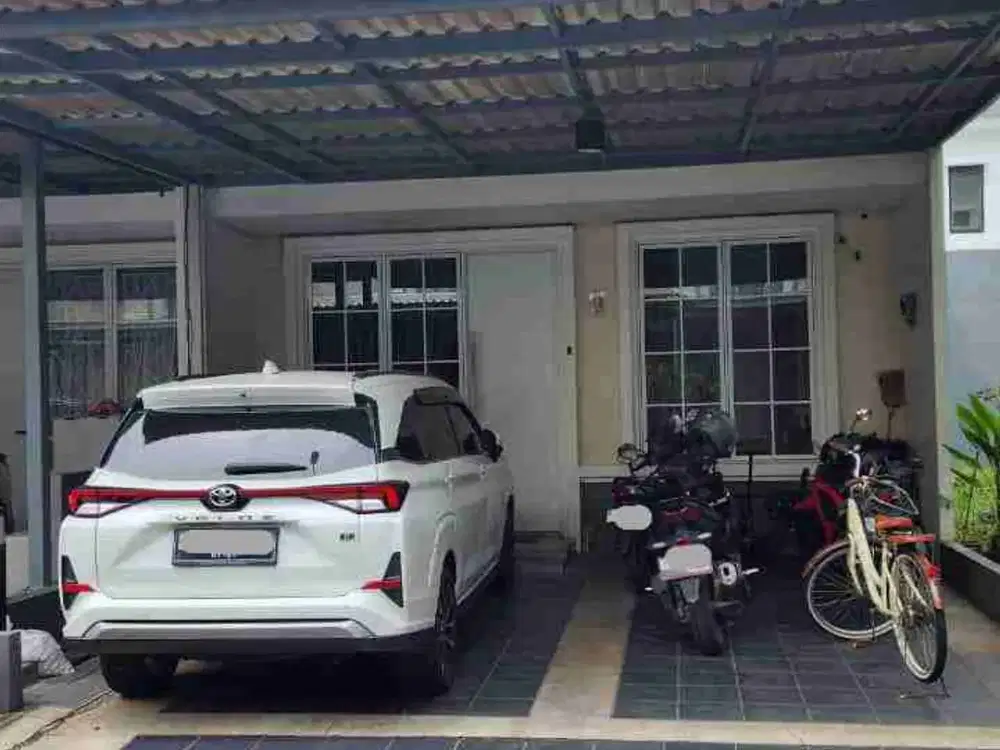 Di jual rumah 2 lantai,   siap huni  di JGC,  Jakarta Timur.