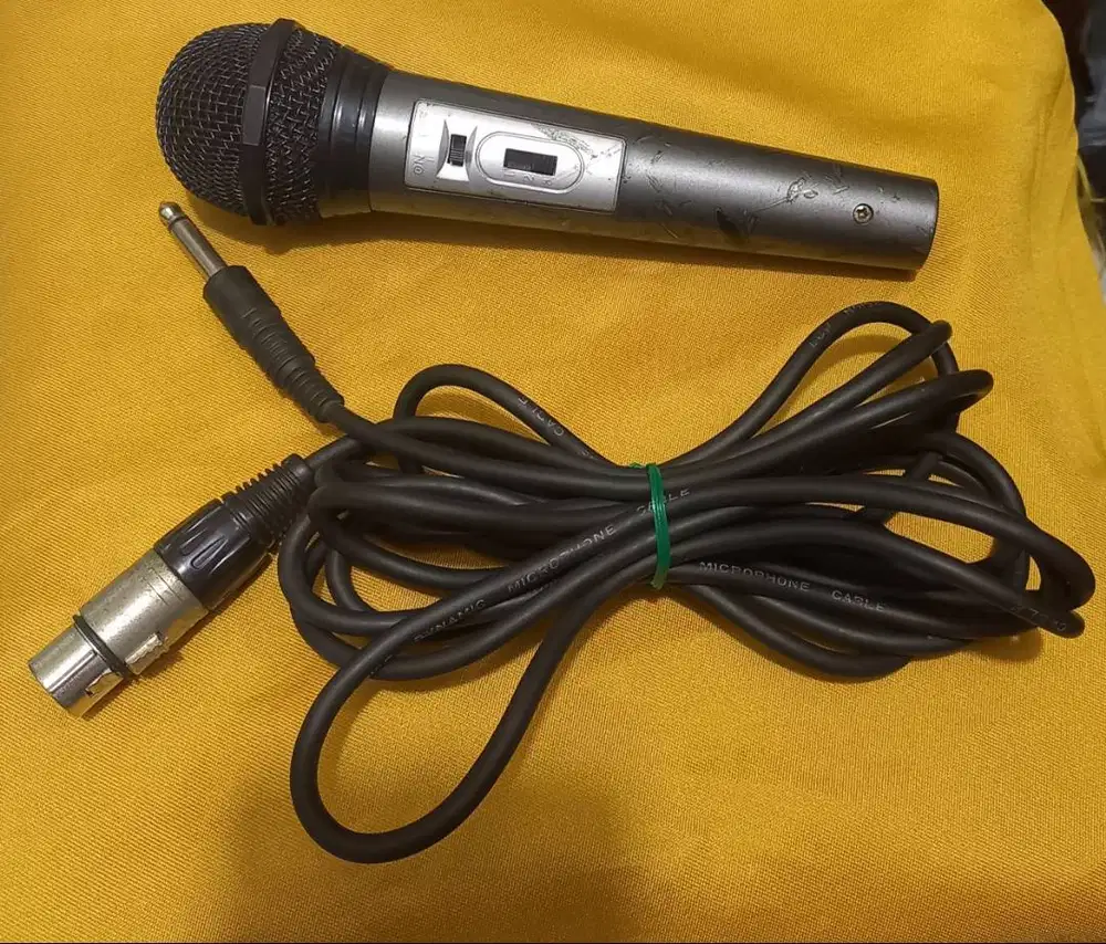 Mic Kabel Berat,Ada 3 step Volume dan Stand Mic Besar,besi tebal,NET