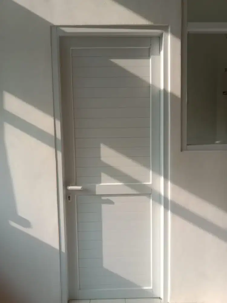 Kusen aluminium pintu aluminium partisi aluminium kaca