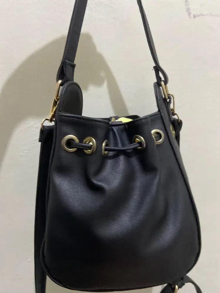 Tas bekas jarang pakai