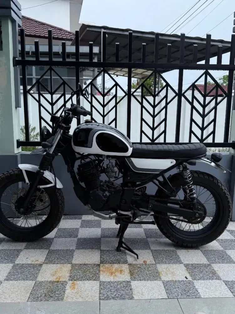 DIJUAL MOTOR JAPSTYLE YAMAHA BYSON 2012