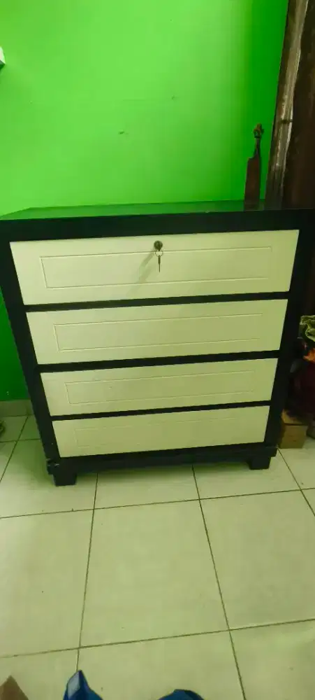 Drawer penyimpanan barang dengan 4 laci, bahan kayu