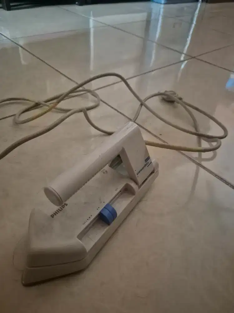 SETRIKA PHILIPS TRAVEL IRON HD1301