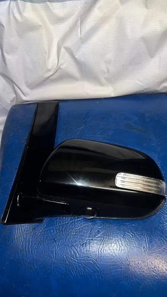 Spion Kiri Vellfire 2011