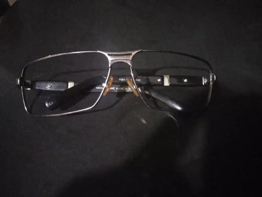 Kacamata frame Montblanc