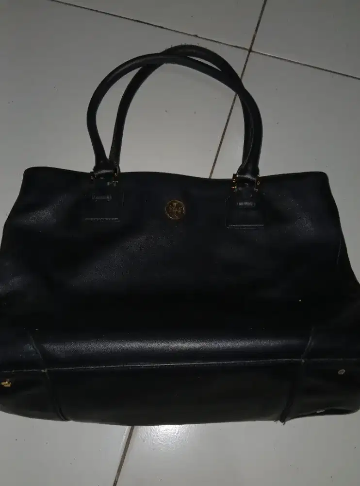 Tas Tote Kulit Tory Burch Robinson East West Warna Hitam. Bisa nego !!