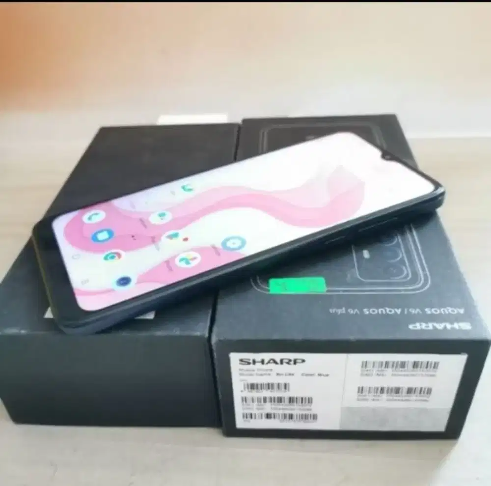 Sharp Aquos V6 Plus RAM 4/64 NFC Bekas