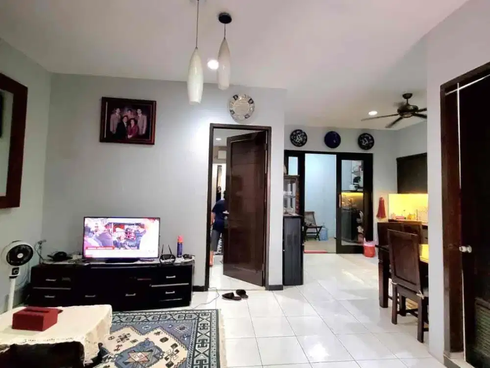 Rumah cantik dalam cluster strategis dekat pasar dan akses tol di area Bintaro